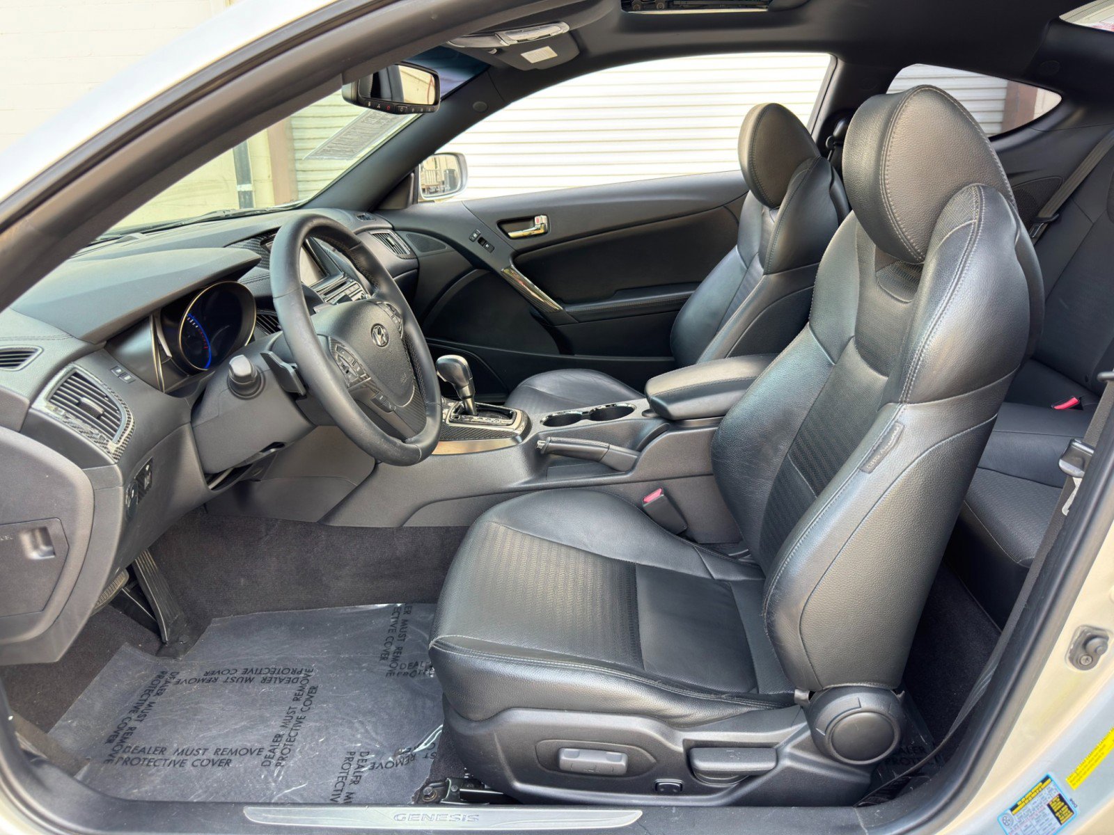 Used 2013 Hyundai Genesis 3.8 RWD image 15