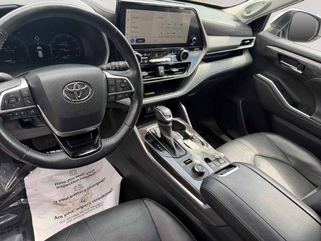 Used 2023 Toyota Highlander Limited AWD/4WD image 10