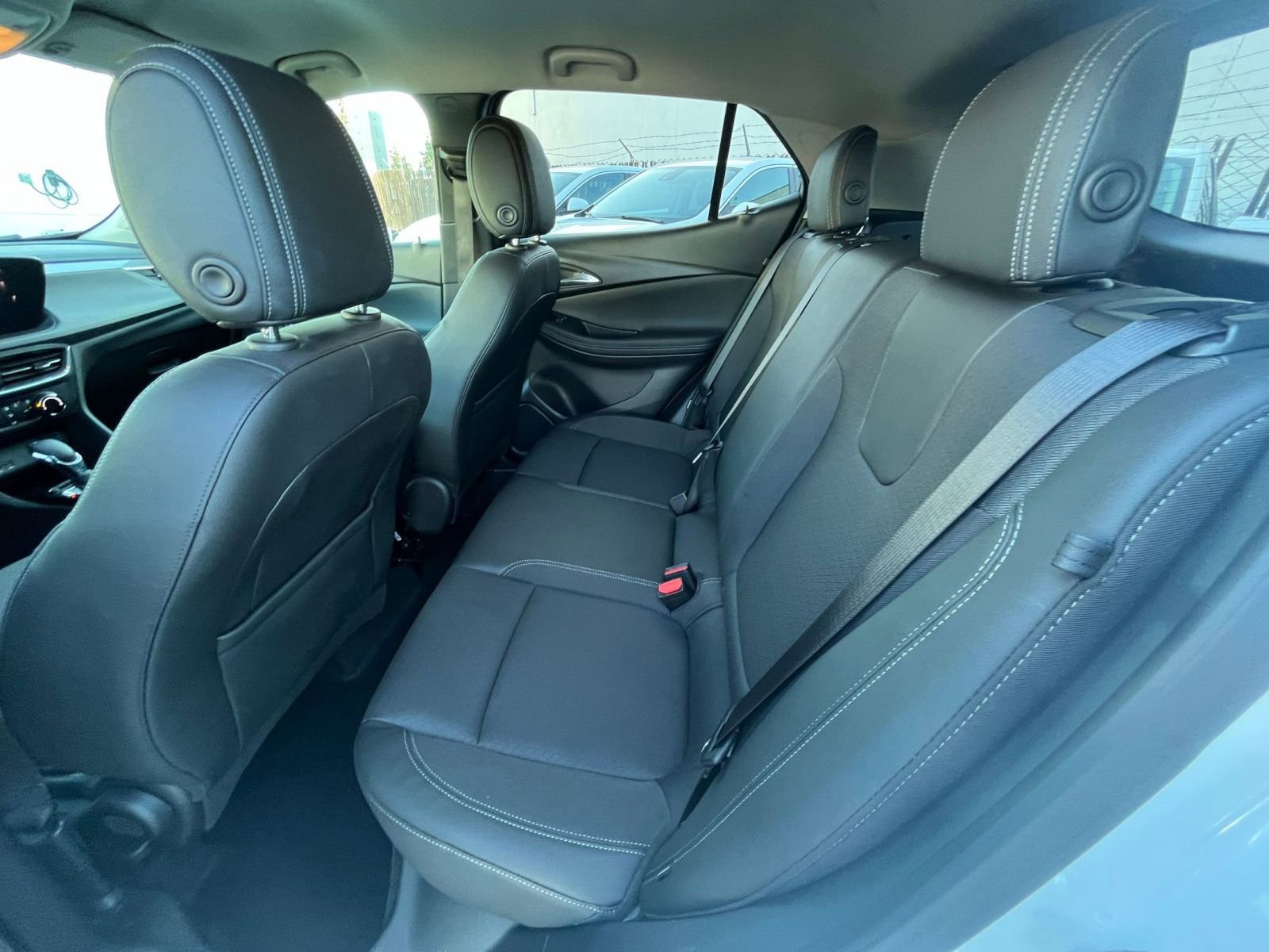 Used 2025 Buick Encore GX Preferred image 24