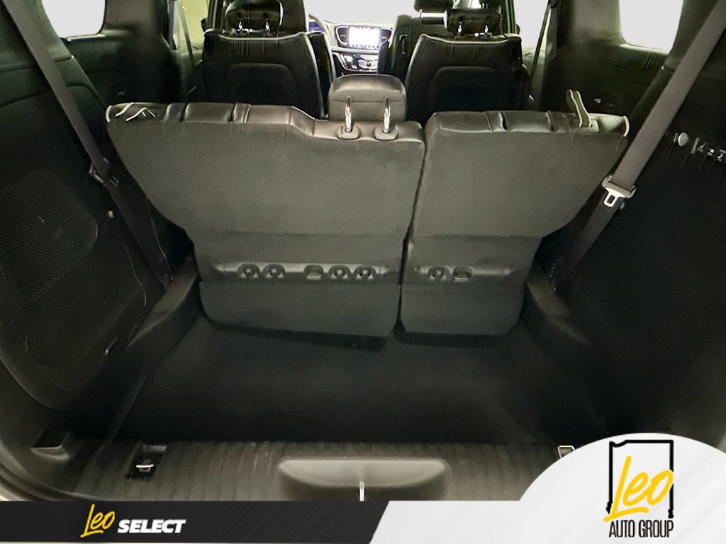 Used 2023 Chrysler Pacifica Limited w/ Uconnect Theater Family Group AWD/4WD image 31