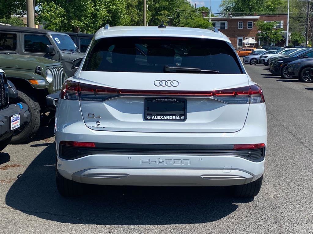 Used 2023 Audi Q4 e-tron Premium Plus w/ Premium Plus RWD image 4
