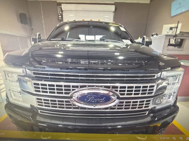 Used 2018 Ford F450 Platinum w/ Platinum Ultimate Package AWD/4WD image 2