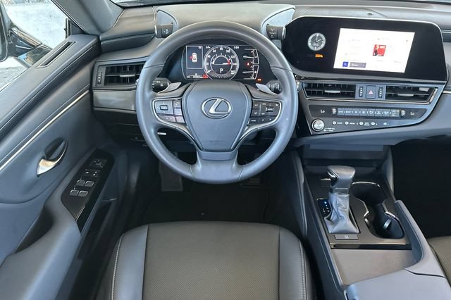 Used 2024 Lexus ES 350 w/ Accessory Package (Z2) FWD image 17