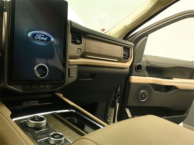 Used 2023 Ford Expedition Limited image 14