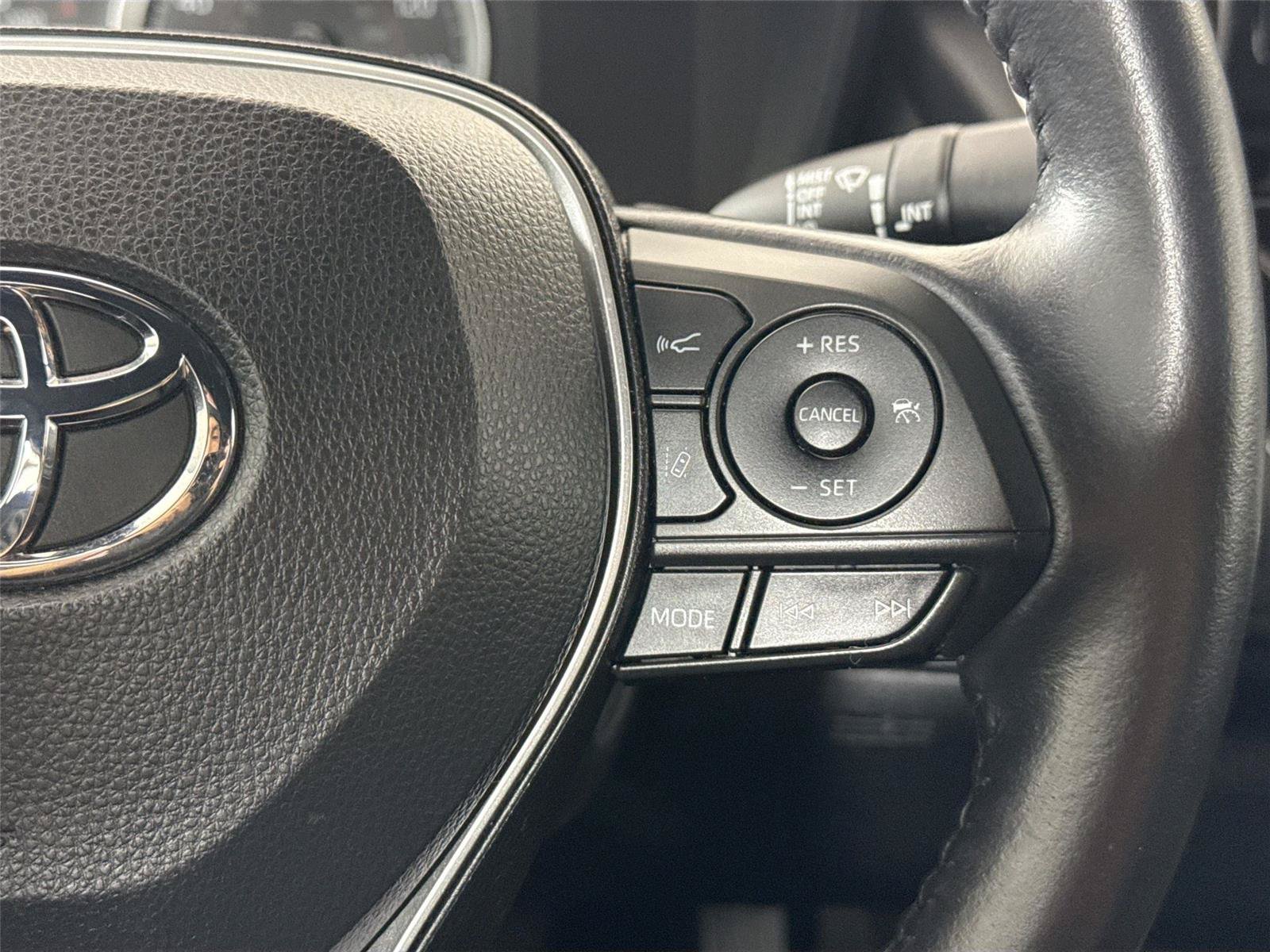 Certified 2020 Toyota Corolla SE FWD image 17