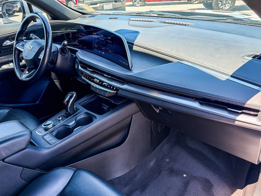 Certified 2024 Cadillac XT4 Premium Luxury FWD image 30