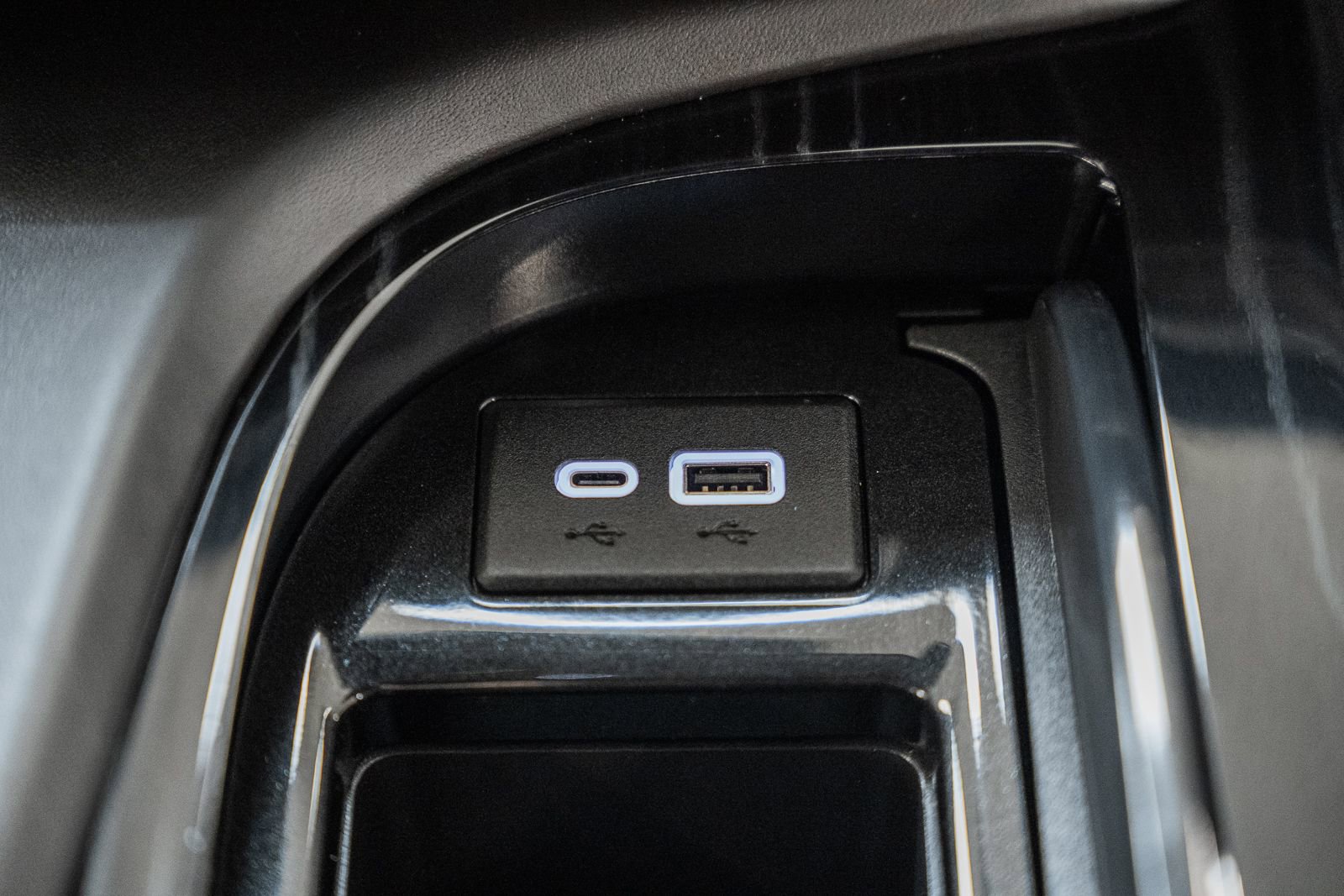 Used 2023 Cadillac Escalade V w/ LPO, Floor Liner Package image 32