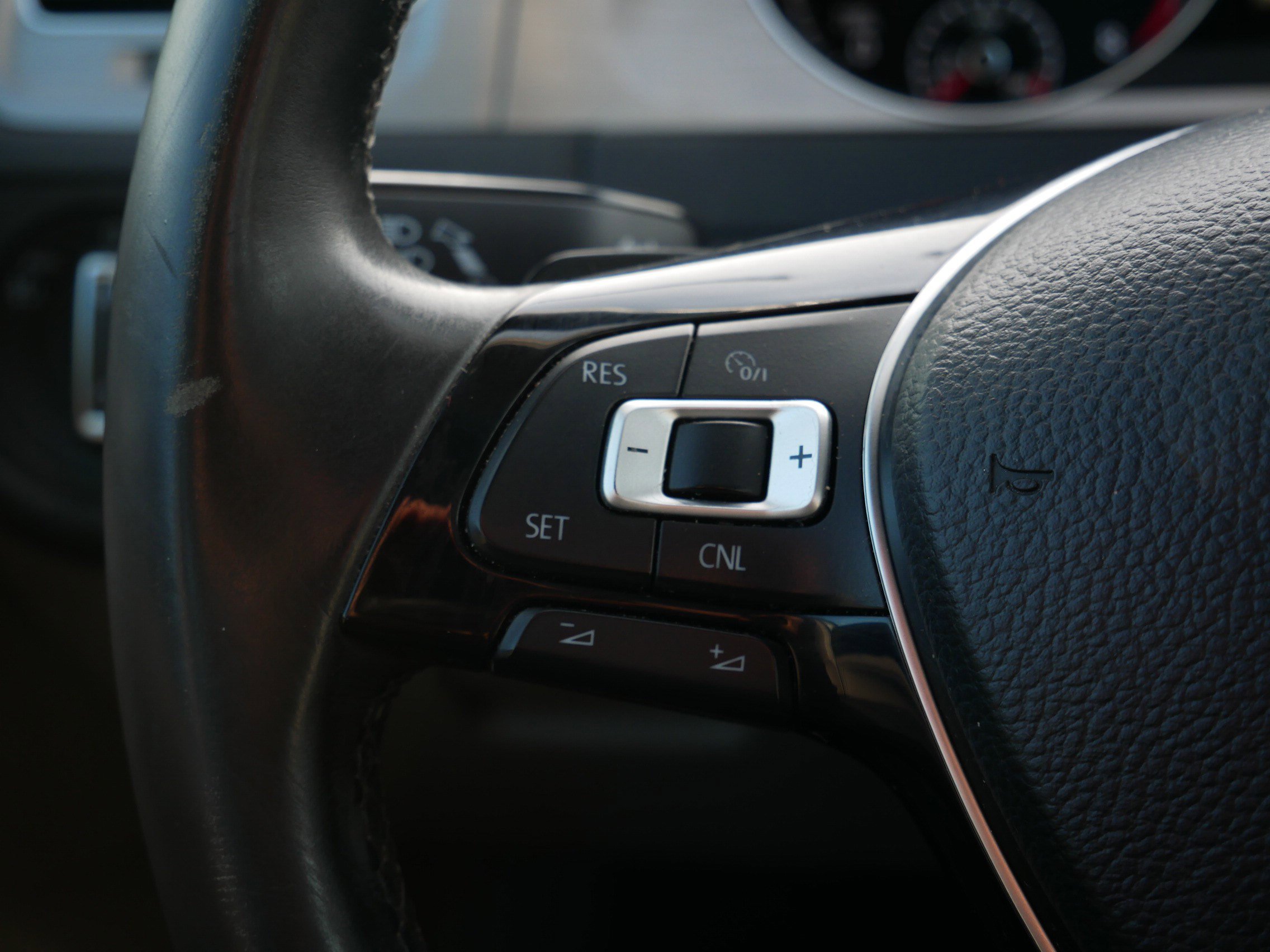 Used 2015 Volkswagen Golf SE image 28