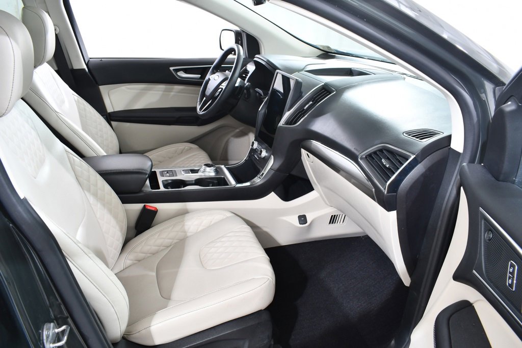 Used 2024 Ford Edge Titanium w/ Titanium Elite Package image 10