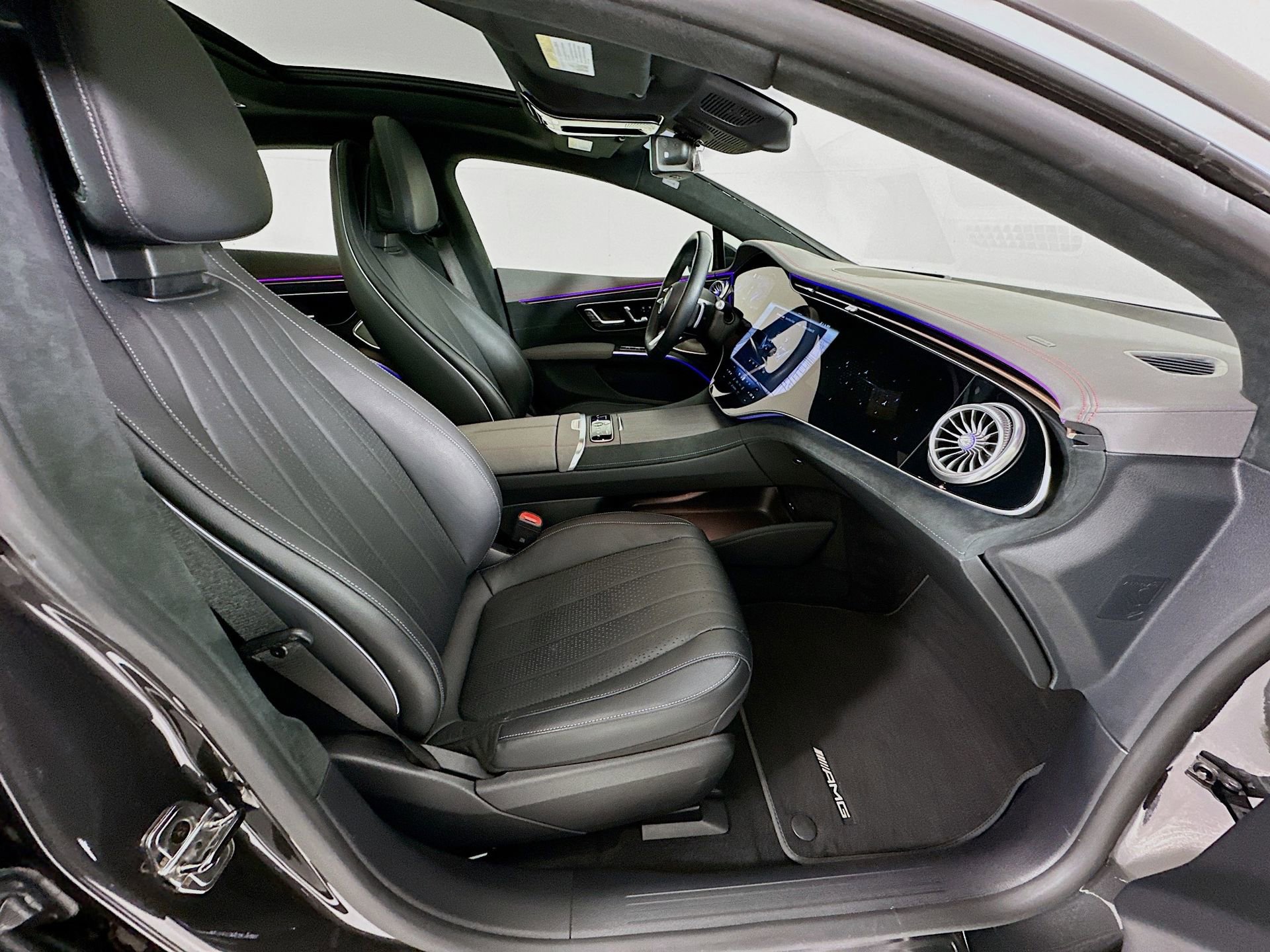 Used 2023 Mercedes-Benz EQS 580 4MATIC Sedan image 31