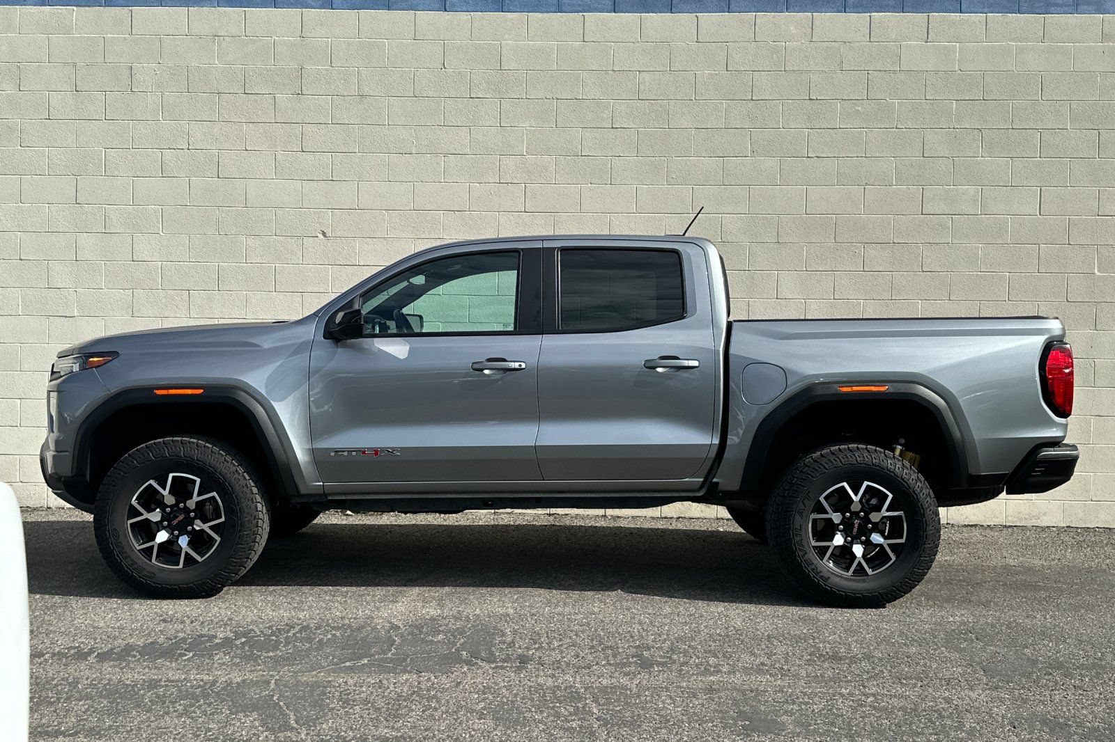 Certified 2024 GMC Canyon AT4X AWD/4WD image 7