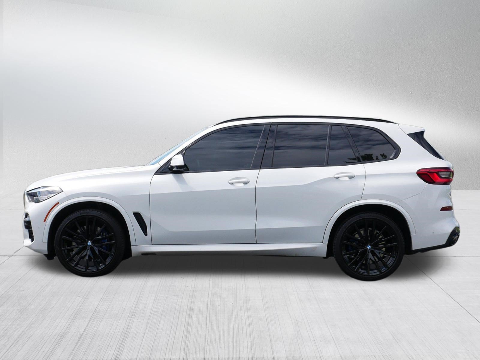 Used 2020 BMW X5 M50i w/ Premium Package AWD/4WD image 3