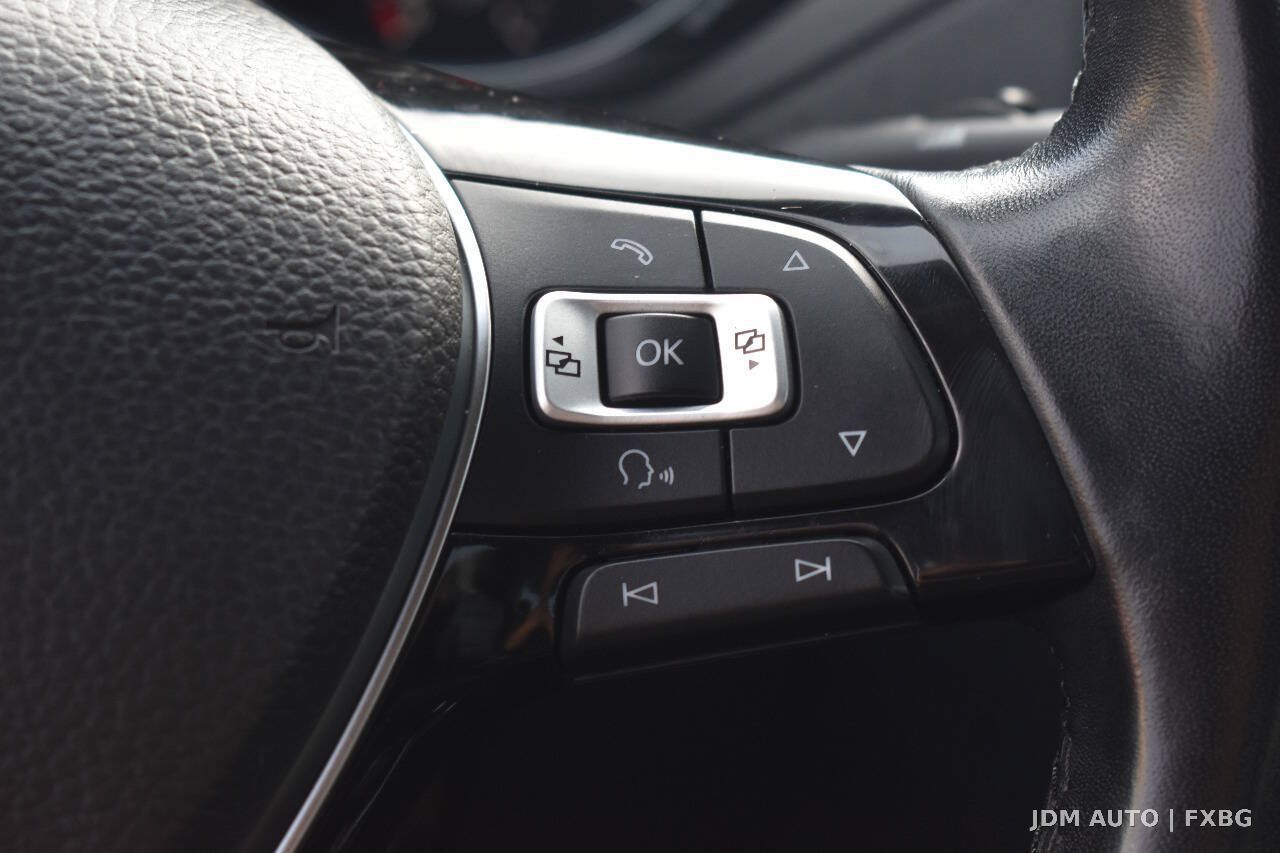 Used 2017 Volkswagen Jetta SE FWD image 21