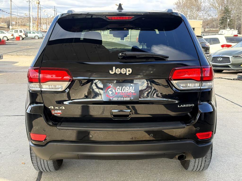 Used 2020 Jeep Grand Cherokee Laredo image 6