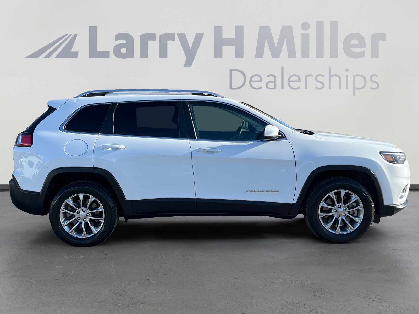 Used 2020 Jeep Cherokee Latitude Lux w/ Quick Order Package 26H Lux image 6