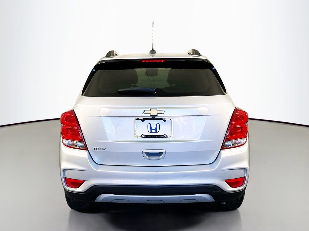 Used 2021 Chevrolet Trax LT w/ LT Convenience Package image 6