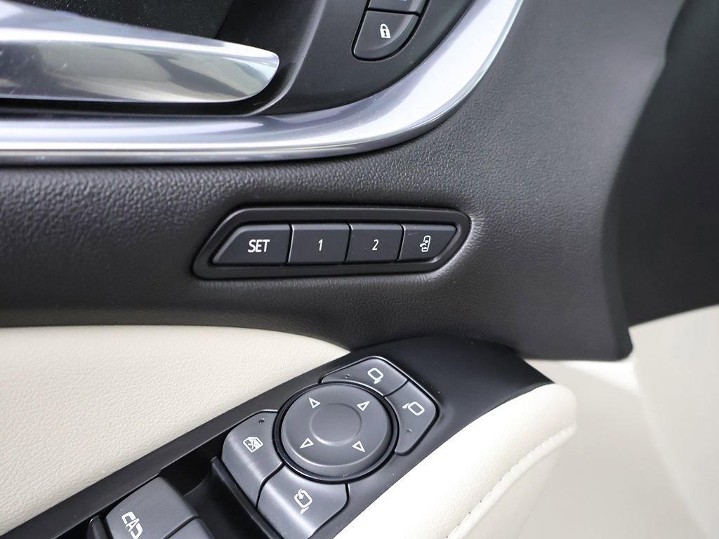 Used 2023 Buick Enclave Avenir AWD/4WD image 45