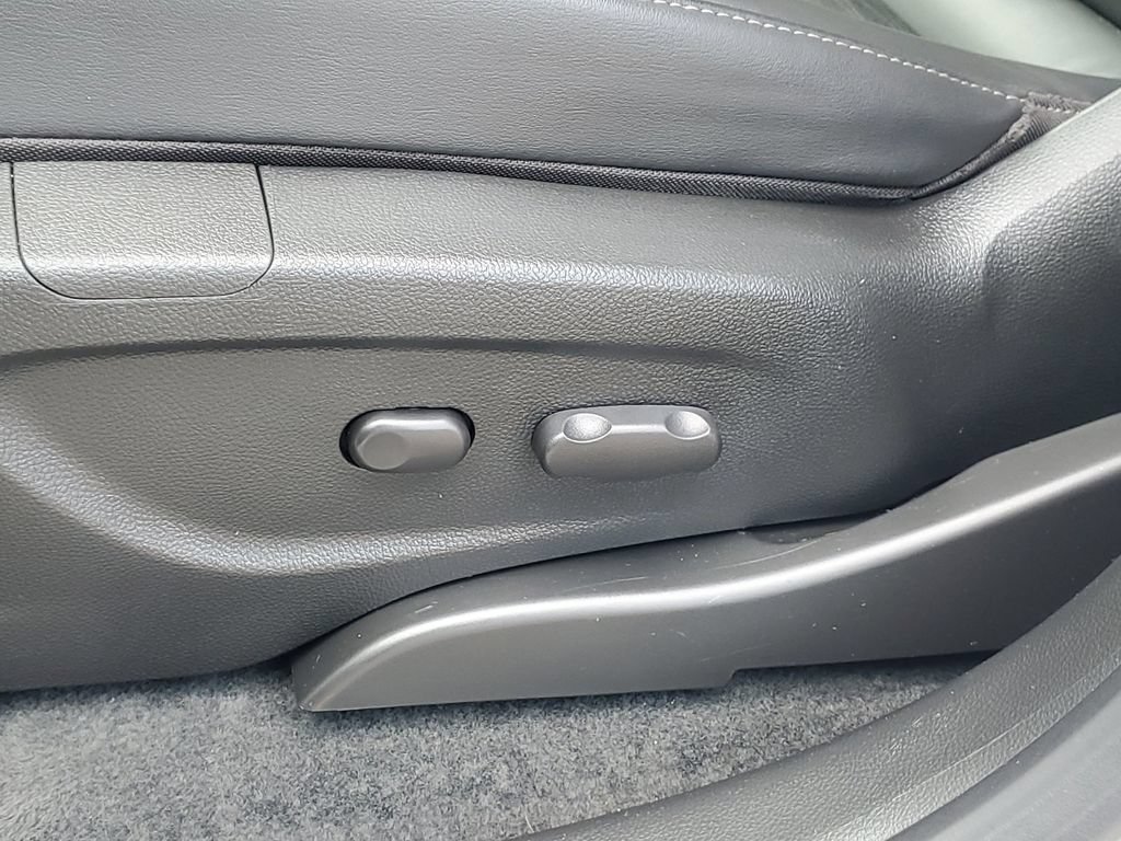 Used 2015 Buick Encore Convenience AWD/4WD image 9