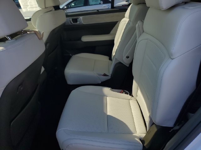 Certified 2025 Hyundai Santa Fe Calligraphy FWD image 12