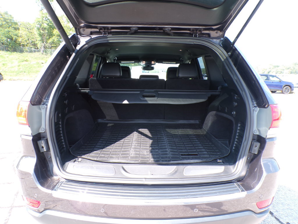 Used 2017 Jeep Grand Cherokee Limited AWD/4WD image 17