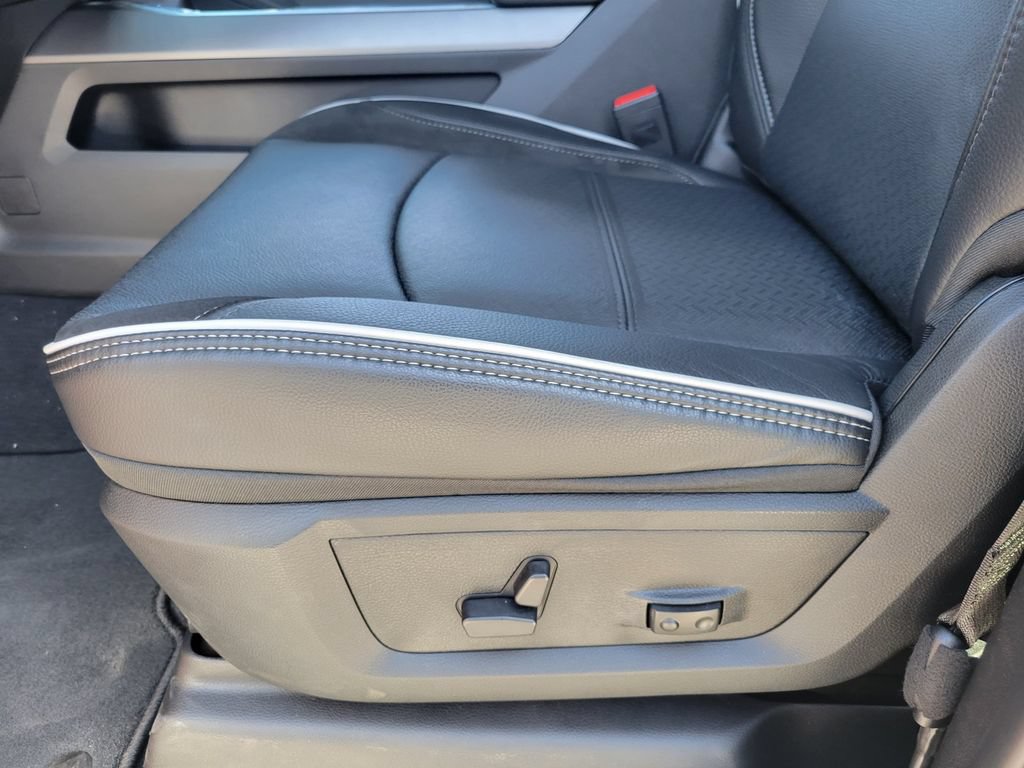 New 2026 RAM 2500 Laramie AWD/4WD image 18