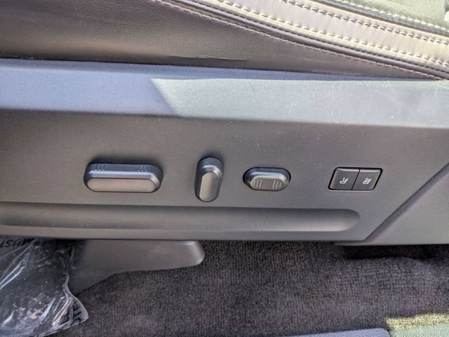 Used 2016 Ford Expedition EL Platinum AWD/4WD image 17
