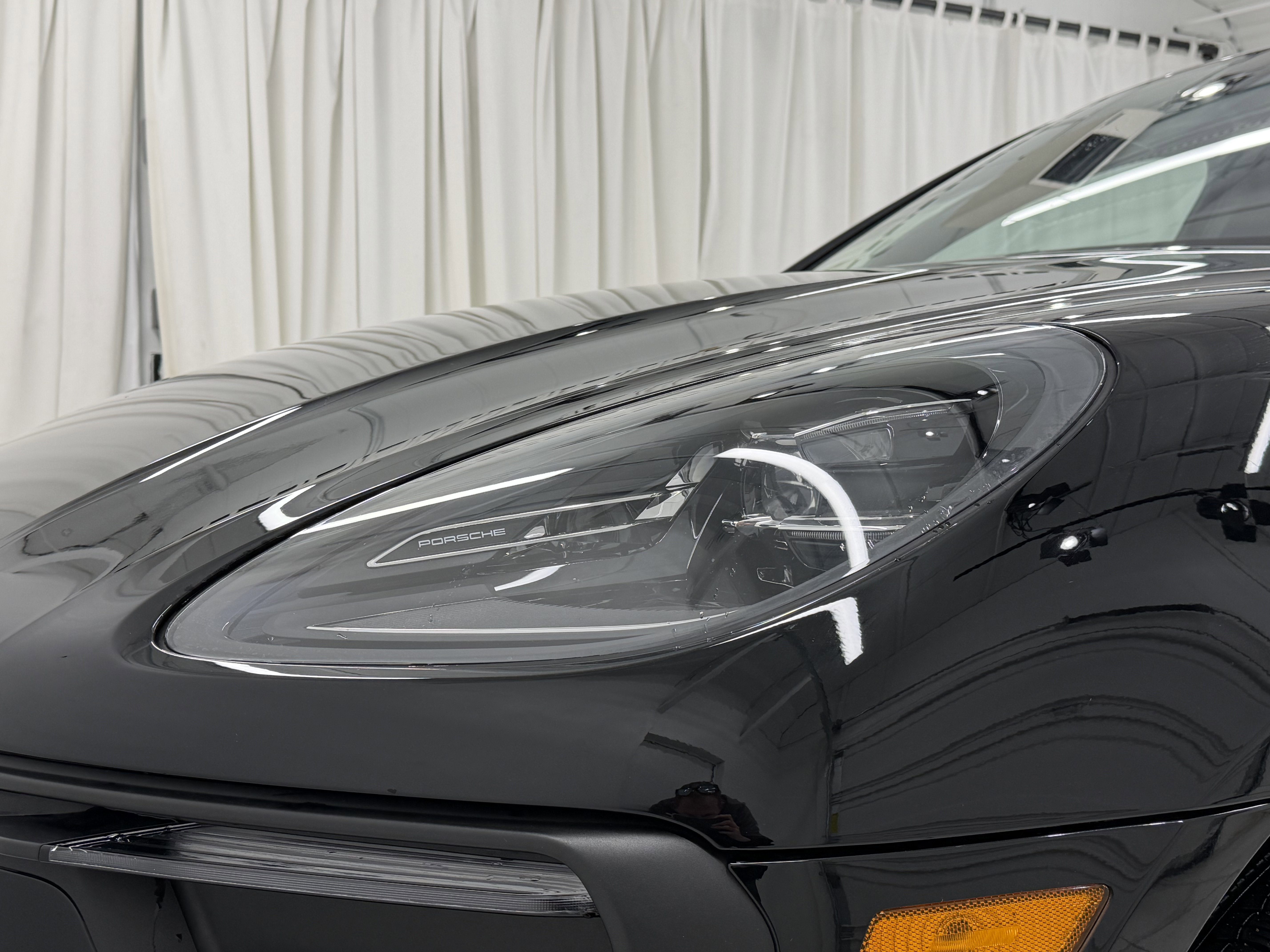 Certified 2025 Porsche Macan image 17