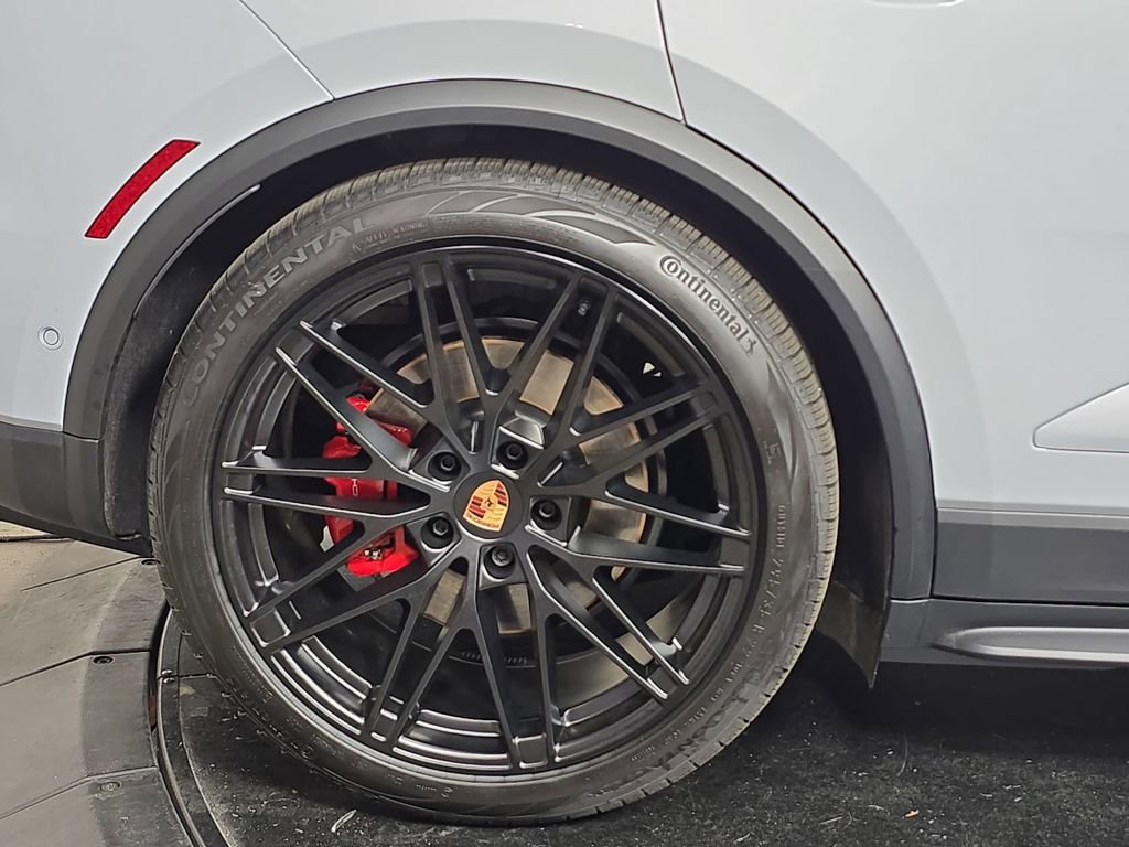 New 2026 Porsche Macan GTS Electric image 29