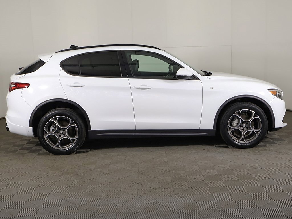 Used 2022 Alfa Romeo Stelvio Ti image 19