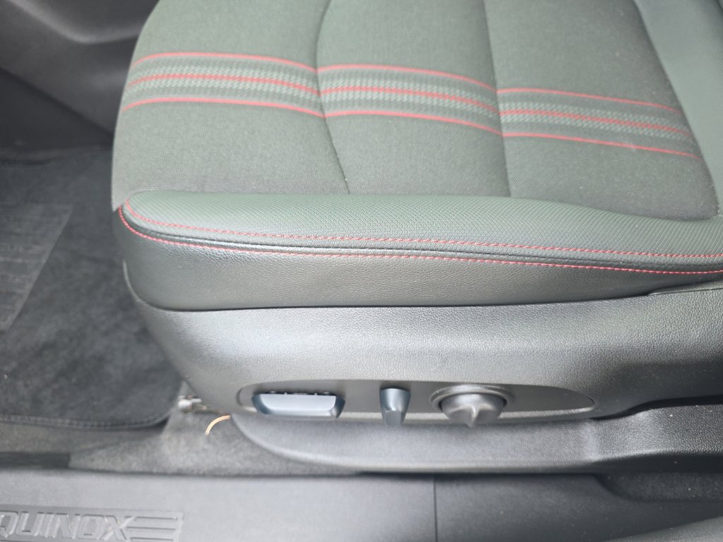 Used 2024 Chevrolet Equinox RS FWD image 16