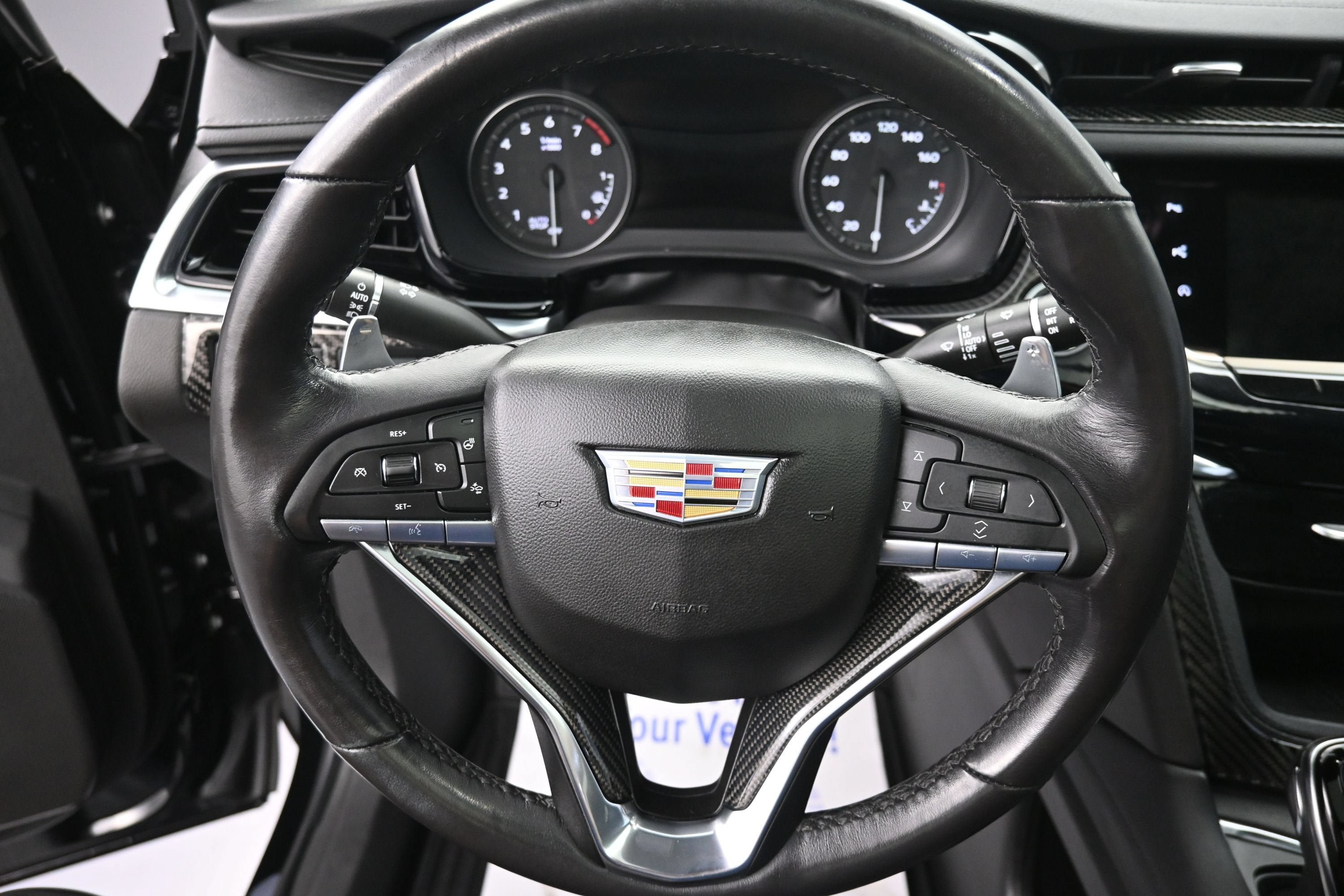 Used 2024 Cadillac XT6 Sport w/ Technology Package AWD/4WD image 11