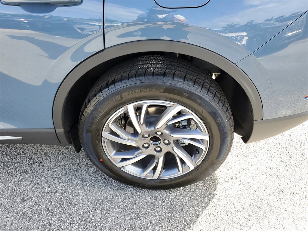 New 2026 Lincoln Corsair Premiere image 8