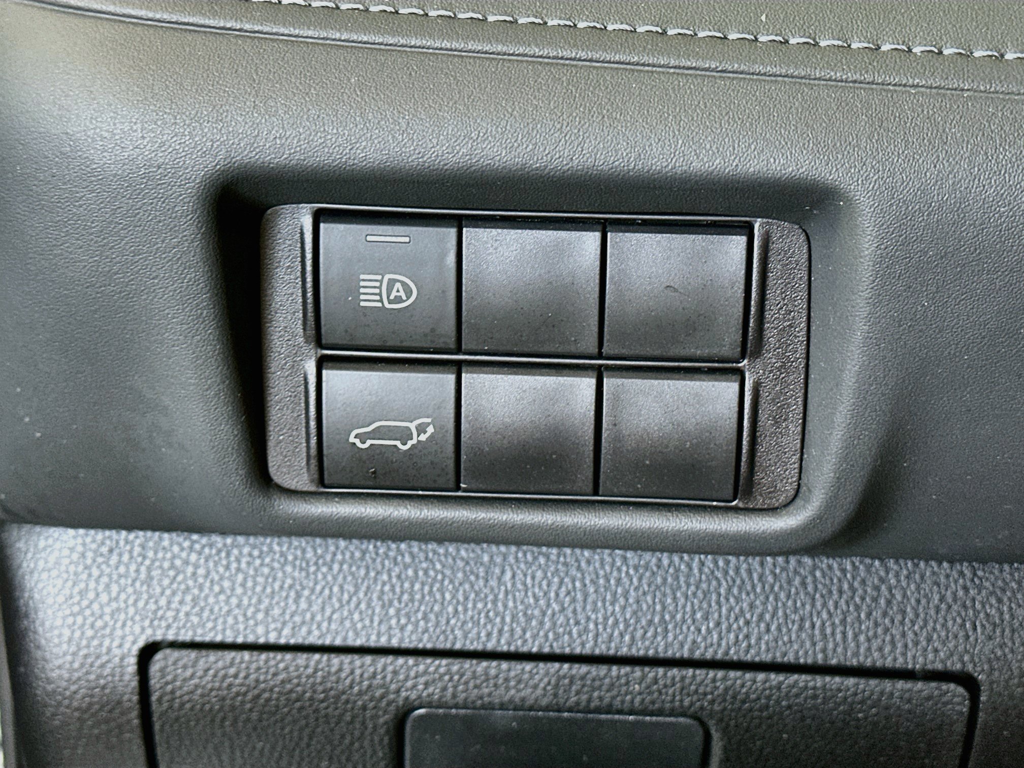 Used 2023 Toyota Highlander XLE AWD/4WD image 17