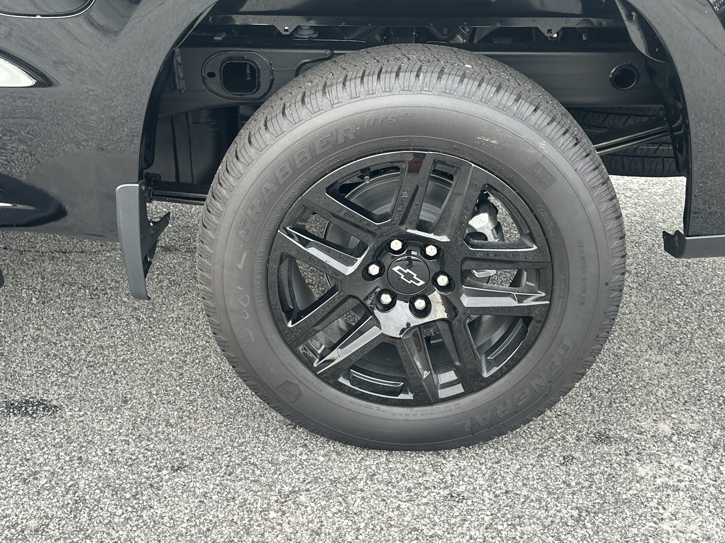New 2026 Chevrolet Silverado 1500 RST w/ LPO, Dark Essentials Package AWD/4WD image 19