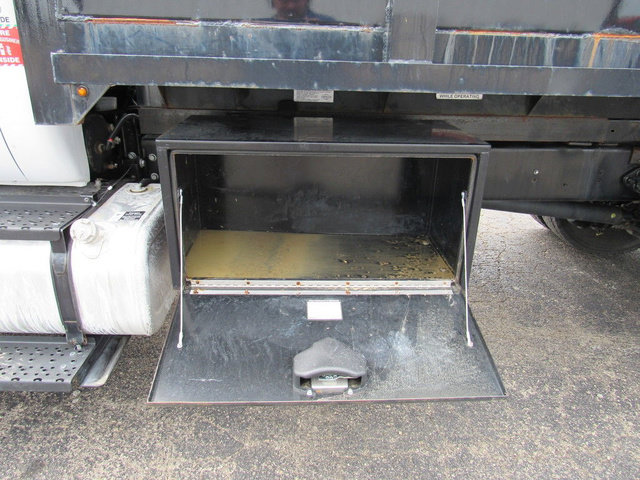 Used 2022 Ford F750 2WD Regular Cab Super Duty image 20