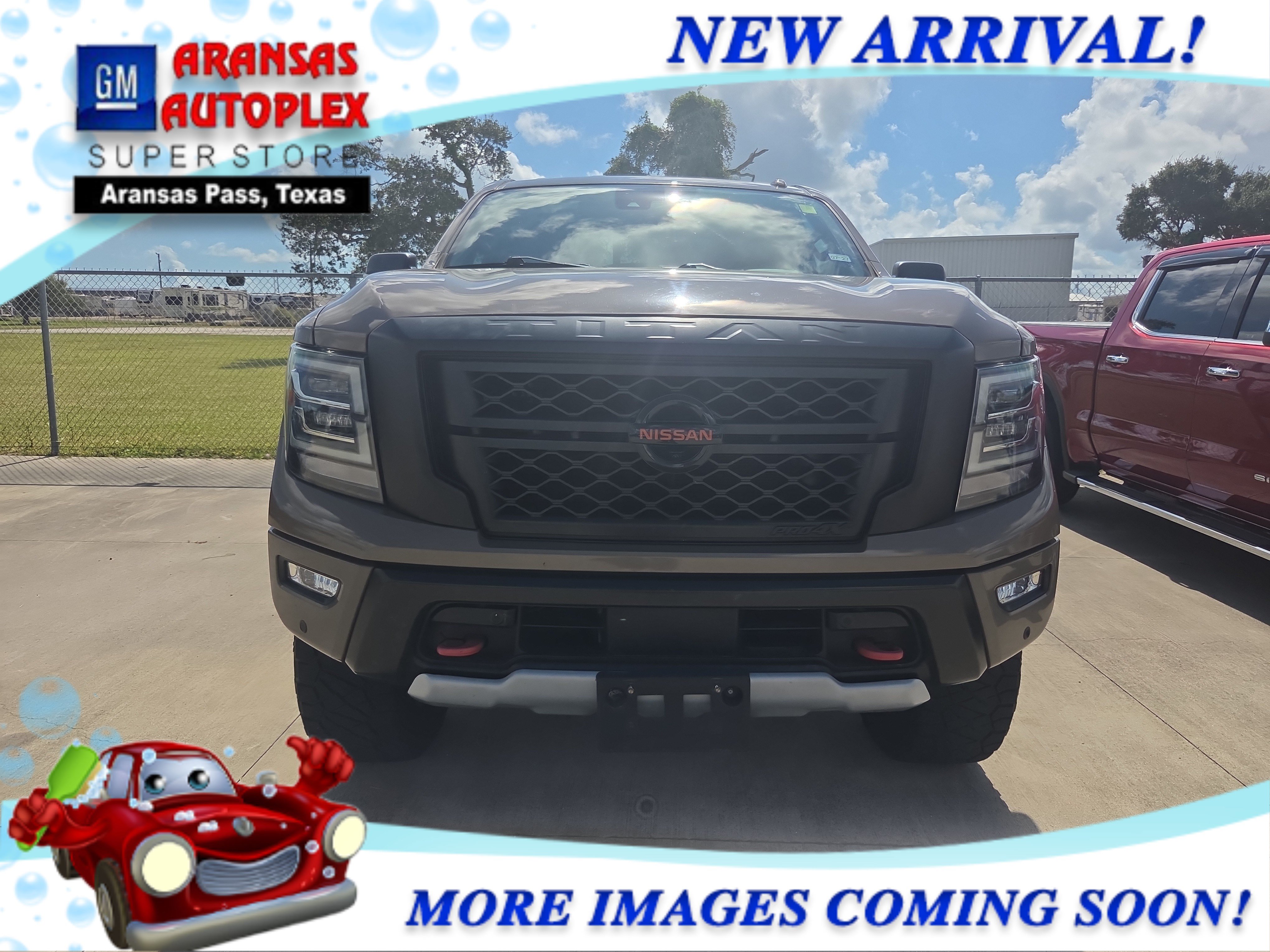 Used 2021 Nissan Titan PRO-4X w/ Pro-4x Convenience Package AWD/4WD image 2