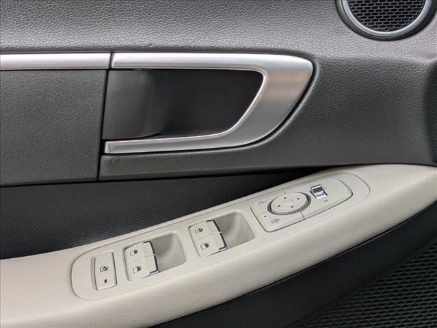 Used 2023 Hyundai Sonata SE w/ Cargo Package image 14