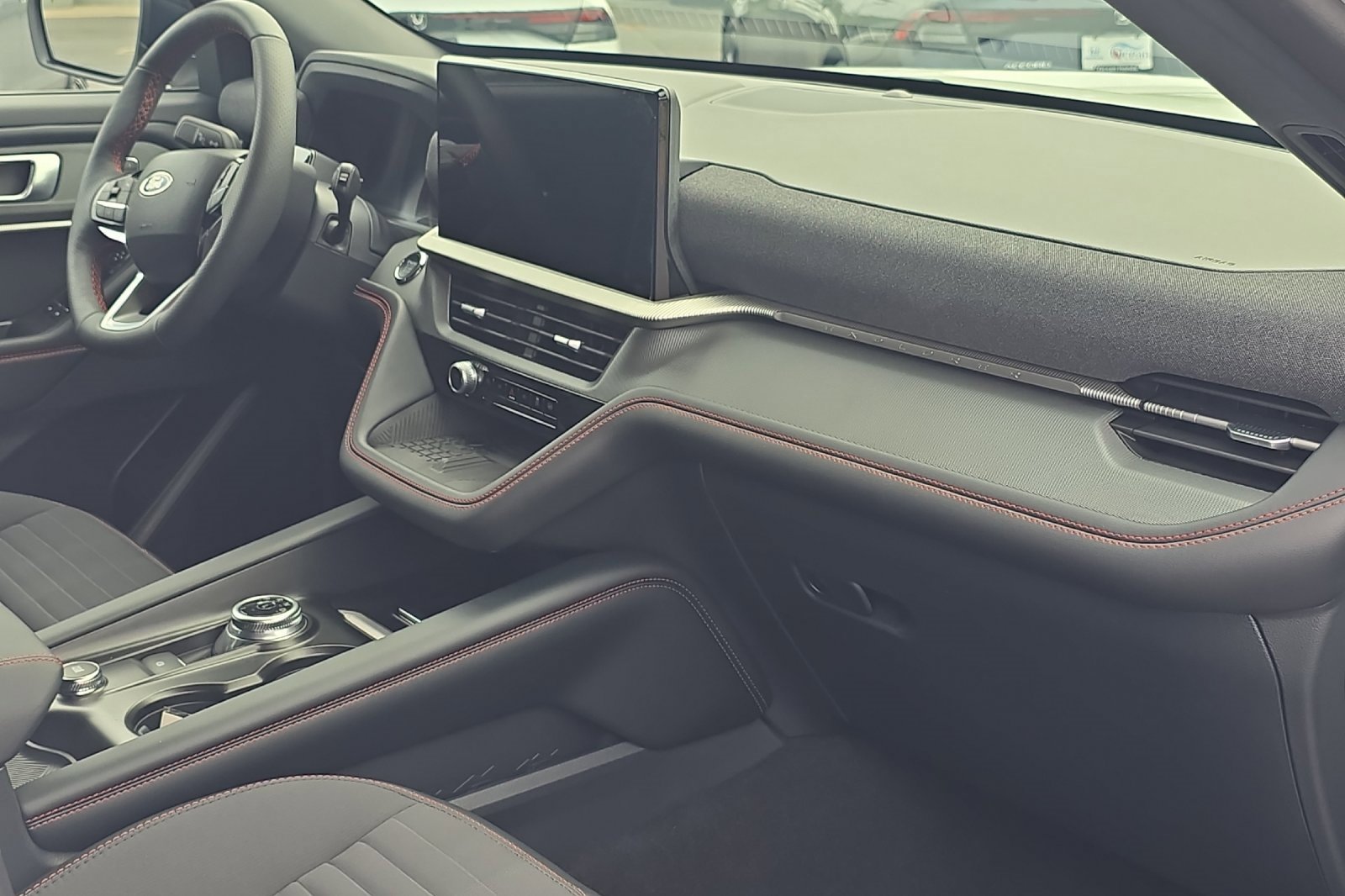 Used 2025 Ford Explorer ST-Line w/ Premium Package image 16