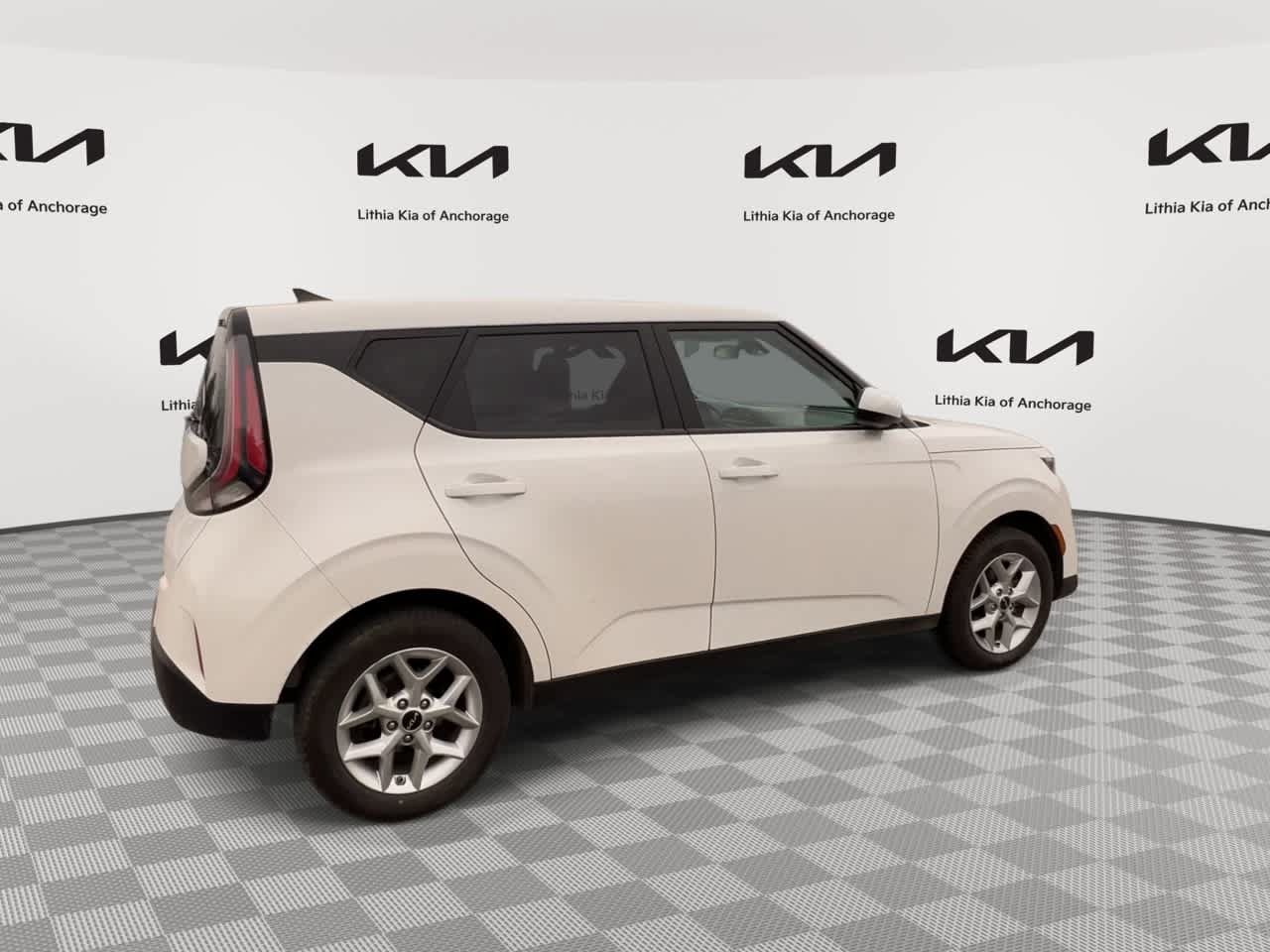 Used 2024 Kia Soul LX w/ Option Group 015 FWD image 8