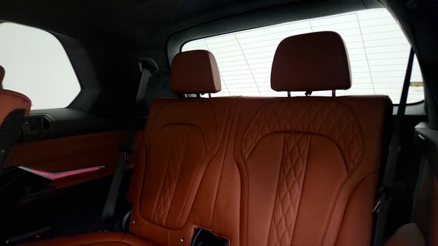 Used 2023 BMW X7 M60i AWD/4WD image 50