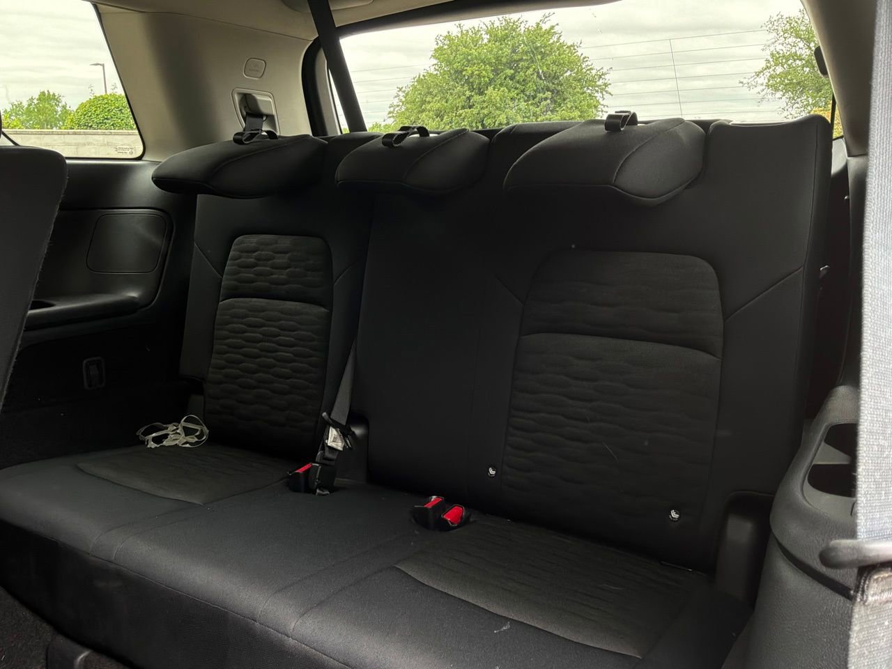 Used 2025 Nissan Pathfinder SV FWD image 12