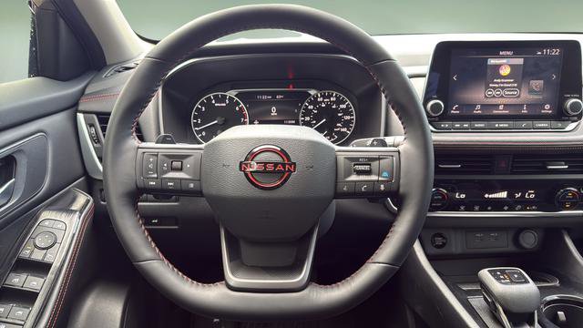 Used 2025 Nissan Rogue SV AWD/4WD image 9