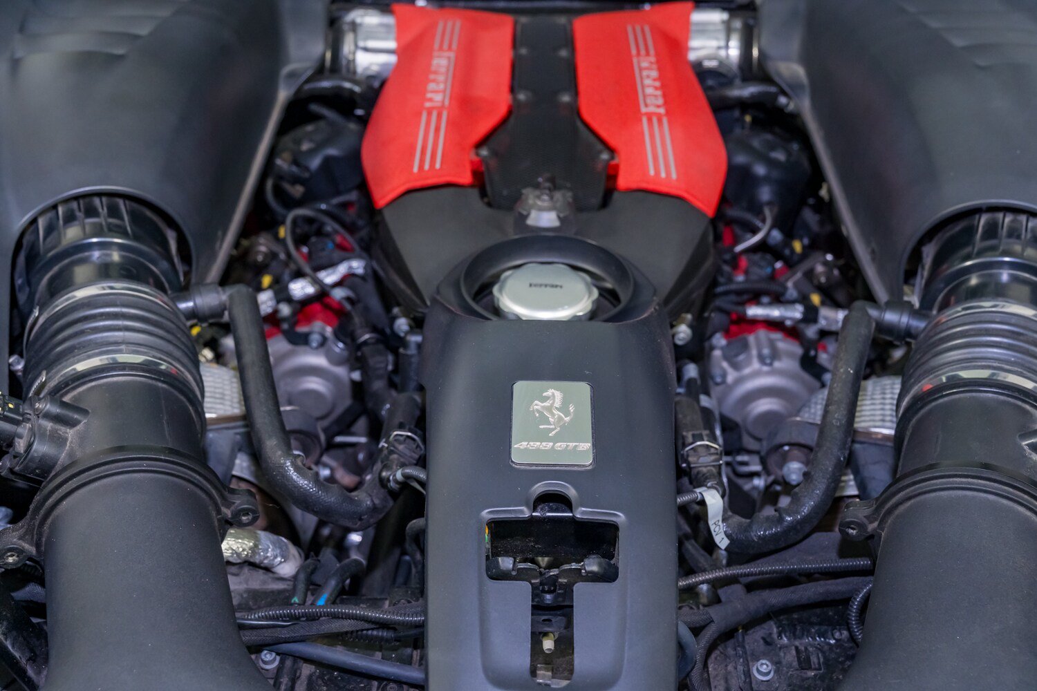 Used 2017 Ferrari 488 GTB RWD image 42