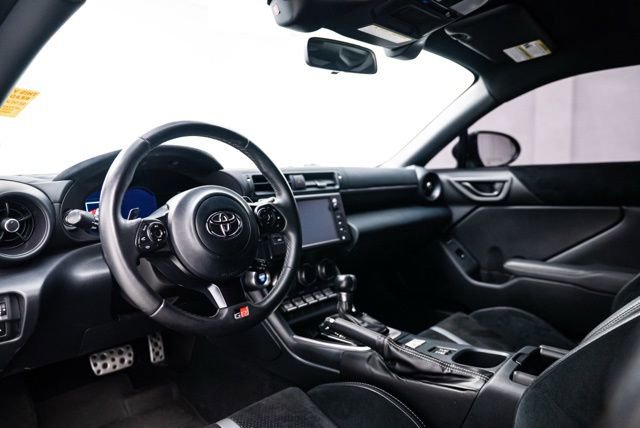 Used 2023 Toyota GR86 Premium w/ ALL Weather Mat Package (TMS) image 12