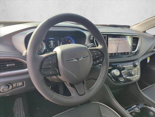 New 2026 Chrysler Pacifica Limited image 17