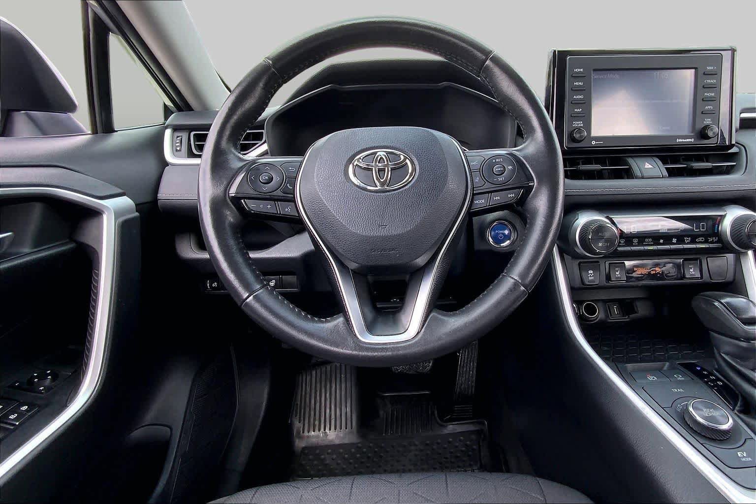 Used 2020 Toyota RAV4 XLE w/ XLE Grade Weather Package AWD/4WD image 6