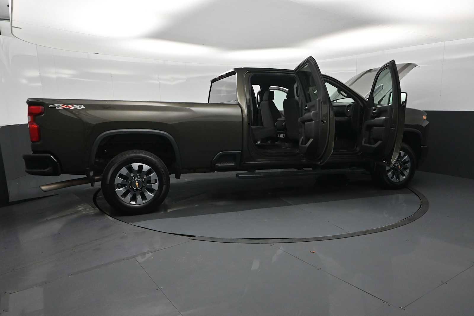 Used 2022 Chevrolet Silverado 2500 Custom w/ Custom Value Package image 37