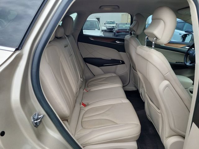Used 2017 Lincoln MKC Select w/ Select Plus Package FWD image 9