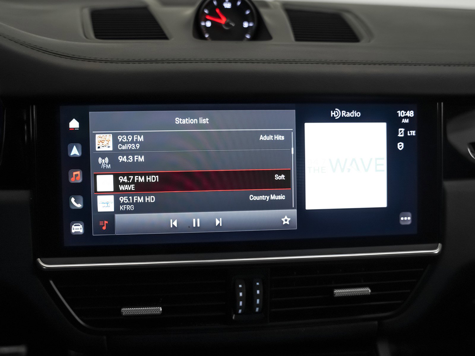 Used 2023 Porsche Cayenne S w/ Premium Package image 23