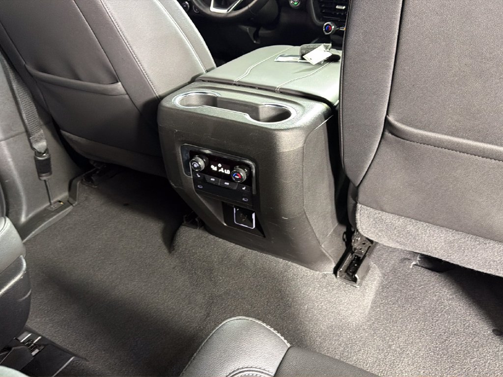 Used 2026 Chevrolet Suburban LT w/ Comfort Package AWD/4WD image 34